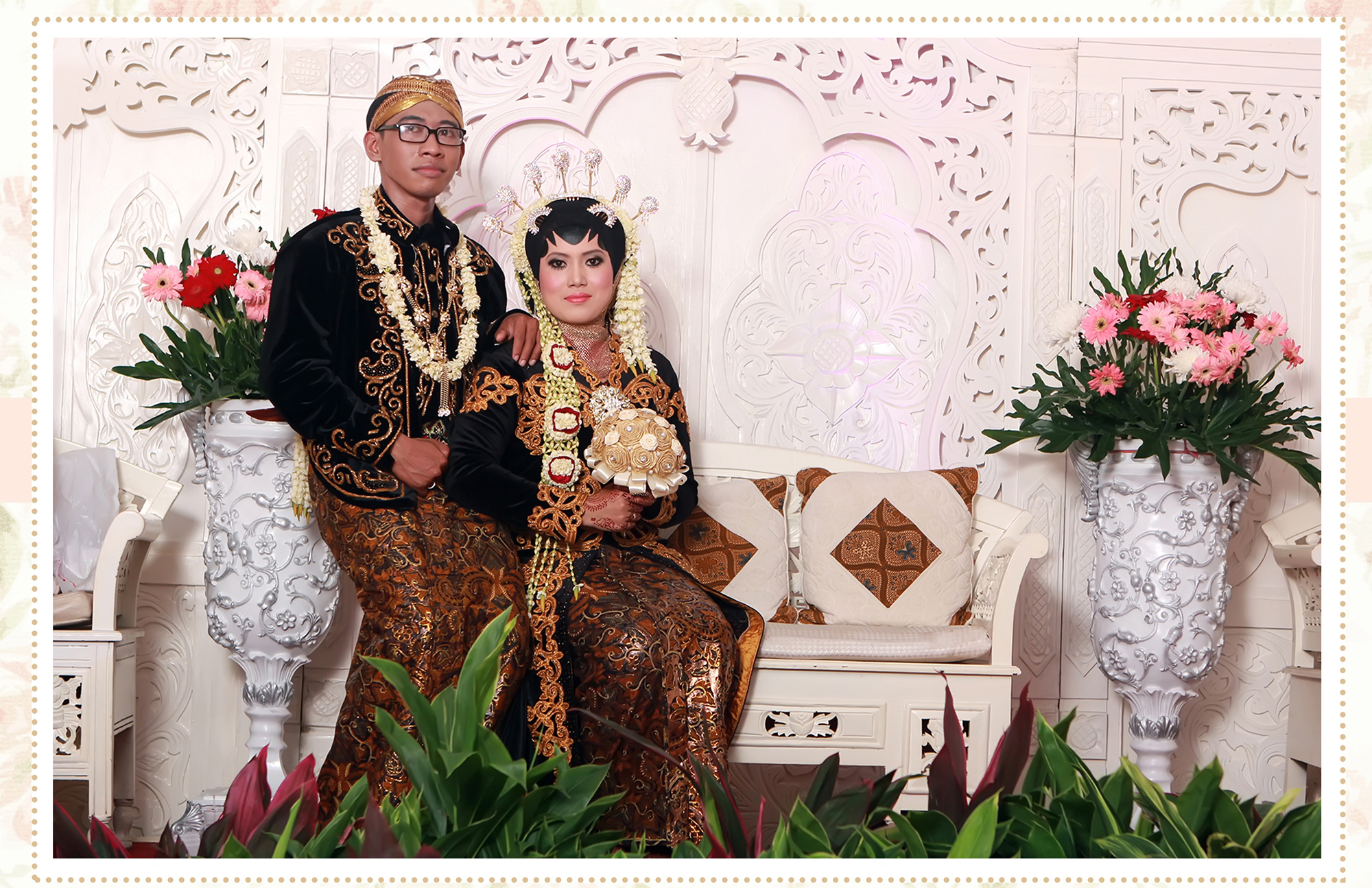 RIAS PENGANTIN DEKORASI MURAH JATIWARNA JATIRAHAYU
